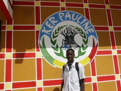 Devant mon nouveau ecole